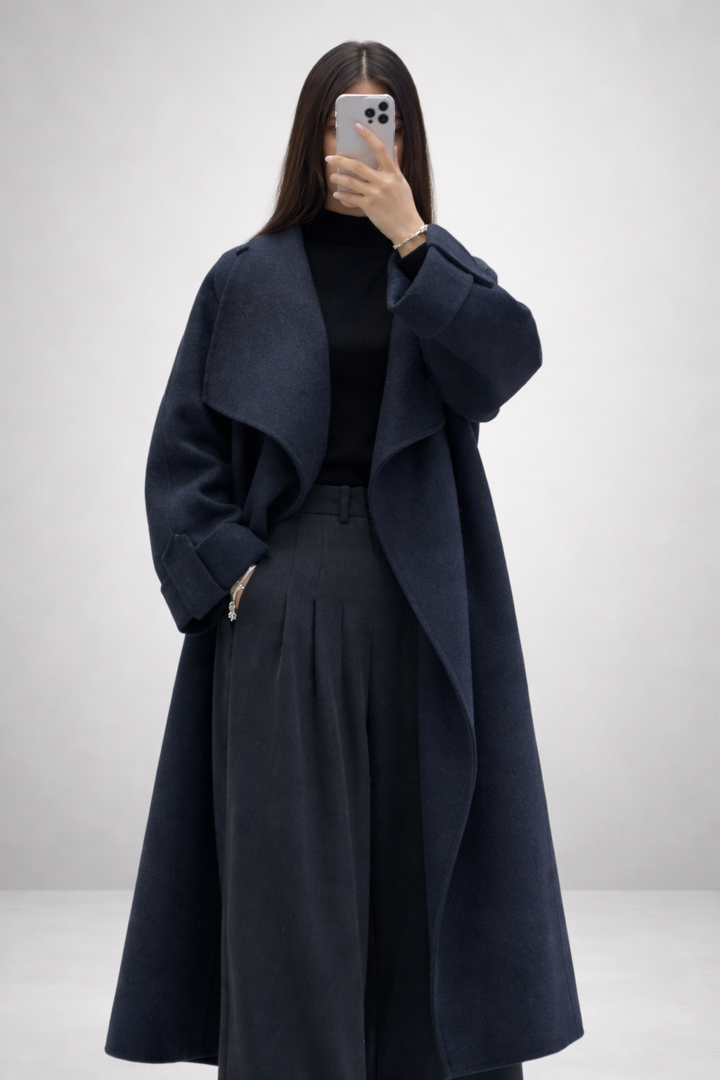 Manteau long ceinturé – Élégance intemporelle