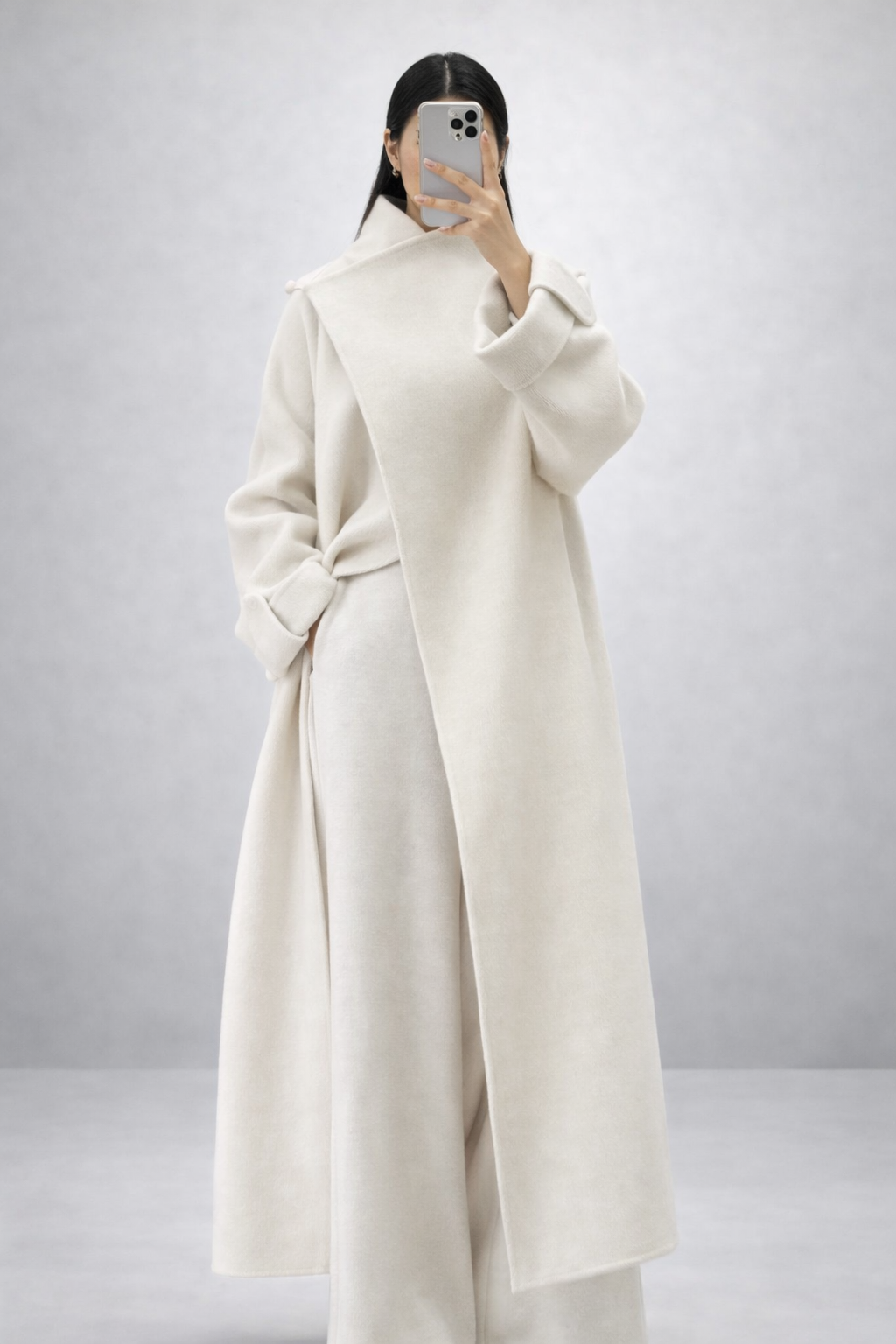 Manteau long ceinturé – Élégance intemporelle