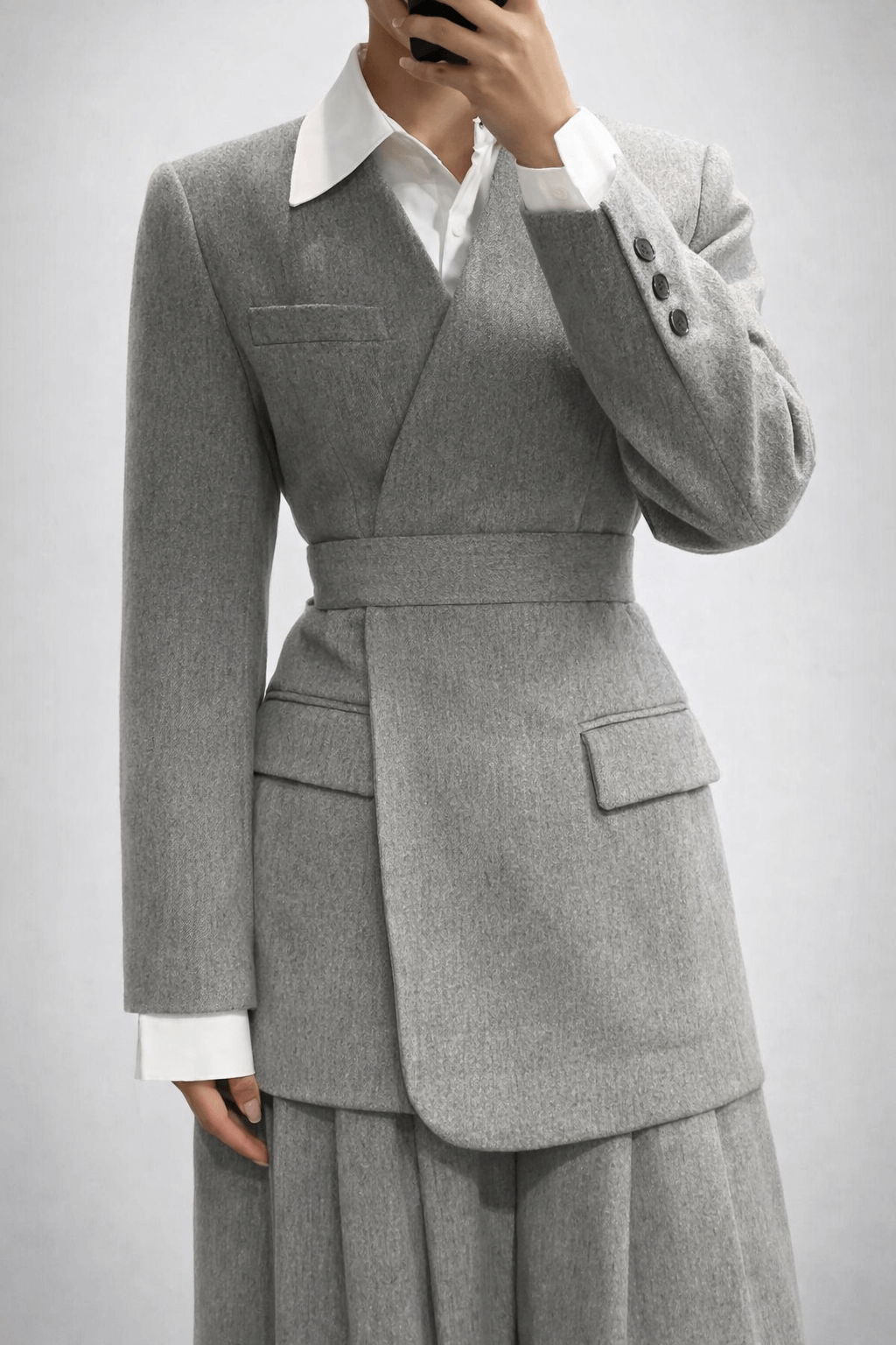 Ensemble tailleur veste & pantalon – Élégance structurée