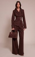Tailleur pantalon marron à fines rayures